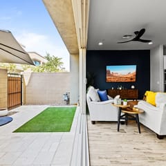 Luna Luxe Rooftop Retreat | 3BR • 2.5BA • Pool