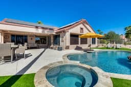 Cozy Cactus Pad in The Grand! Heated Pool|Hot Tub (NO KIDS) - Image 2