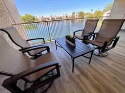 Quiet Desert Getaway with Lake View - Image 4