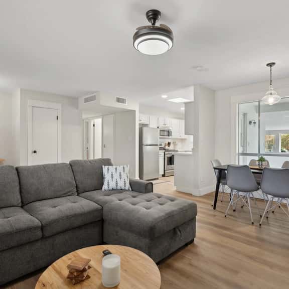 Bright & Modern 2BR/1BA – Sun City Escape - Image 1