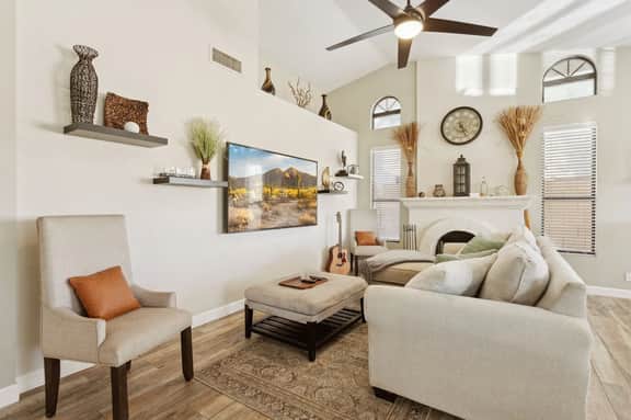 Lakefront Oasis: 3bd | 2bth - Image 3