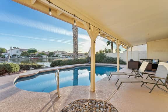 Lakefront Oasis: 3bd | 2bth - Image 4