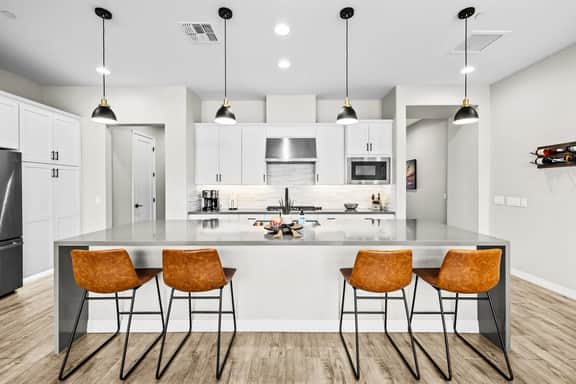 Luna Luxe Rooftop Retreat | 3BR • 2.5BA • Rooftop Deck - Image 3