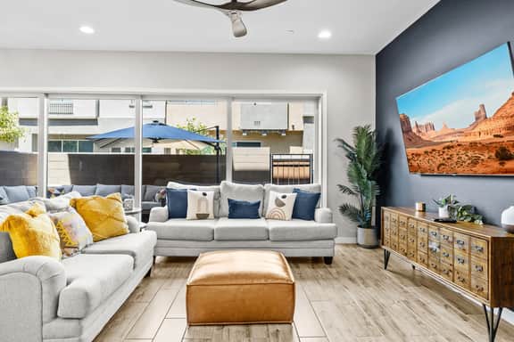 Luna Luxe Rooftop Retreat | 3BR • 2.5BA • Rooftop Deck - Image 4