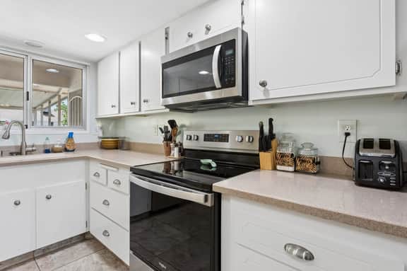 Tranquil Sun City West 2BR | 55+ Community Pool - Image 4